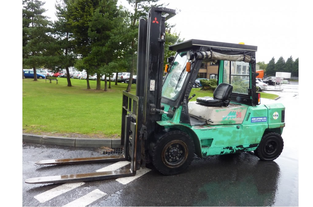 mitsubishi forklit truck fd50c